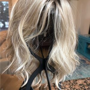 Belle Tress Dalgona 16 in Butterbeer Blonde